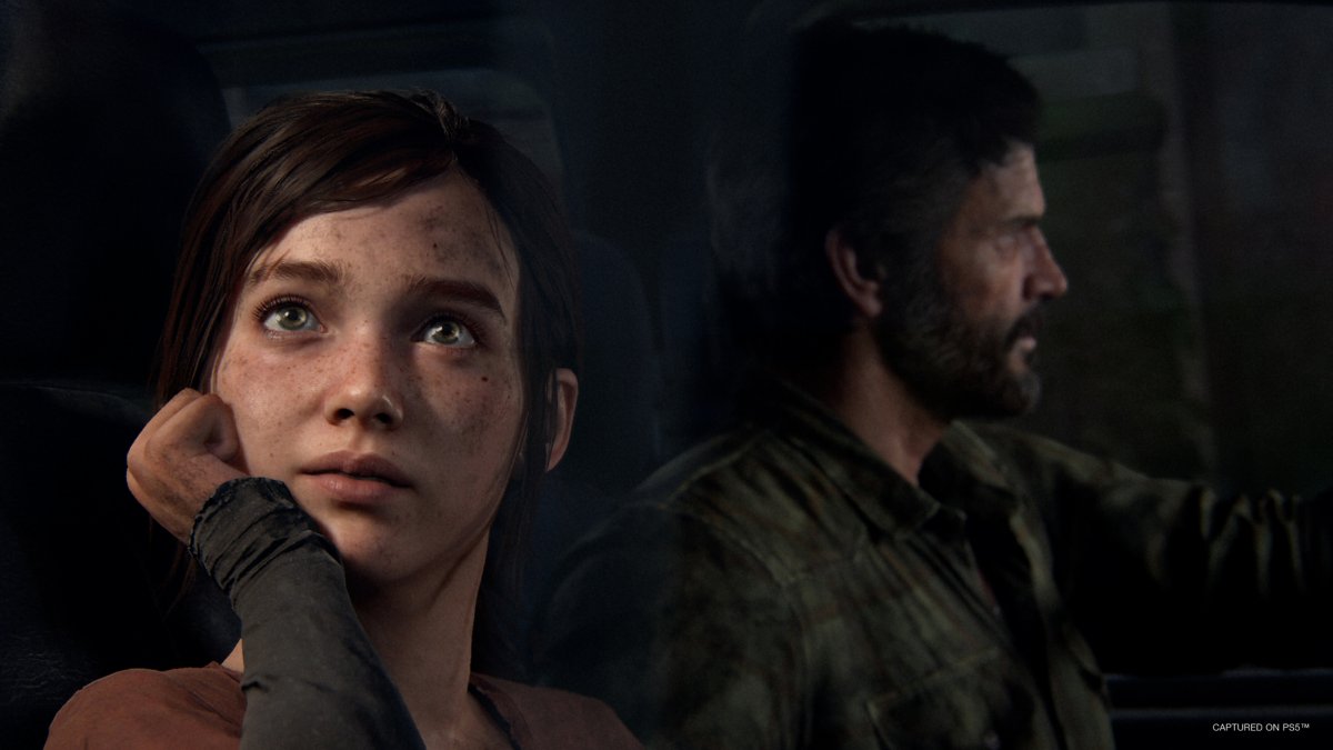 Joel ed Ellie durante il viaggio in auto, in The Last of Us Parte I.
