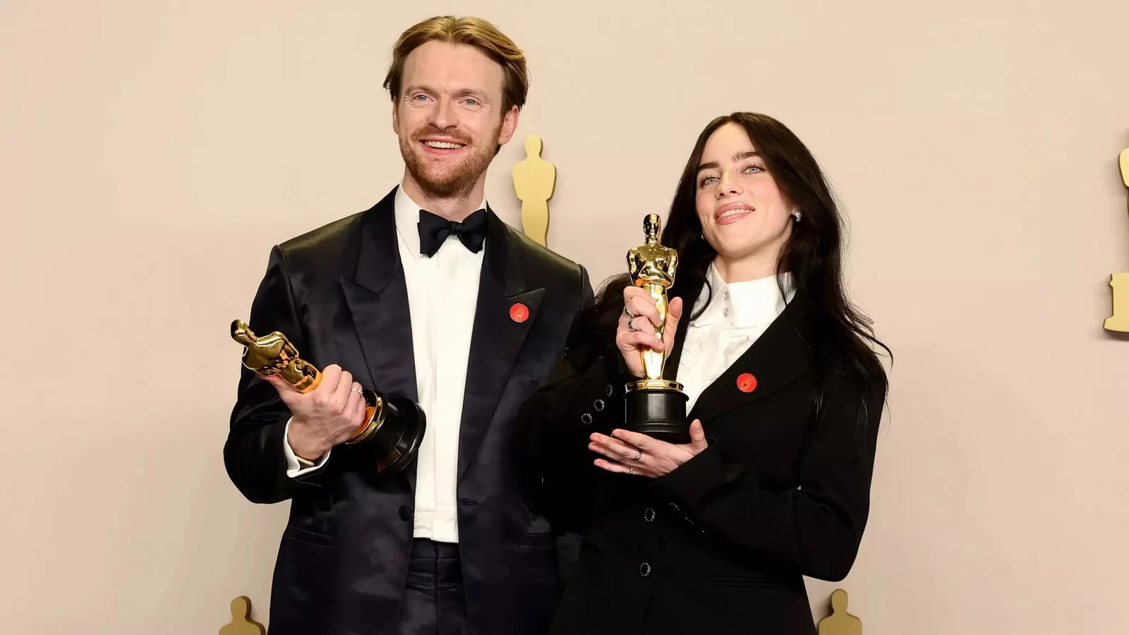 Billie e Finneas con gli Oscar per What Was I Made For?, 2024.
