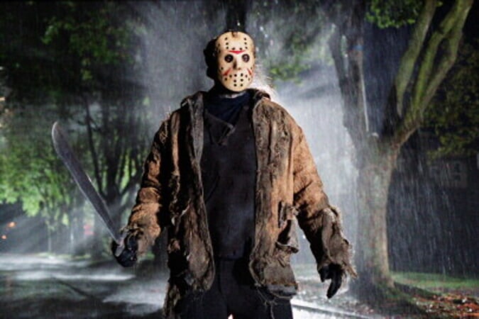 Ken Kirzinger in Freddy vs. Jason (2003): la sagoma, la maschera e il machete bastano a riconoscerlo.